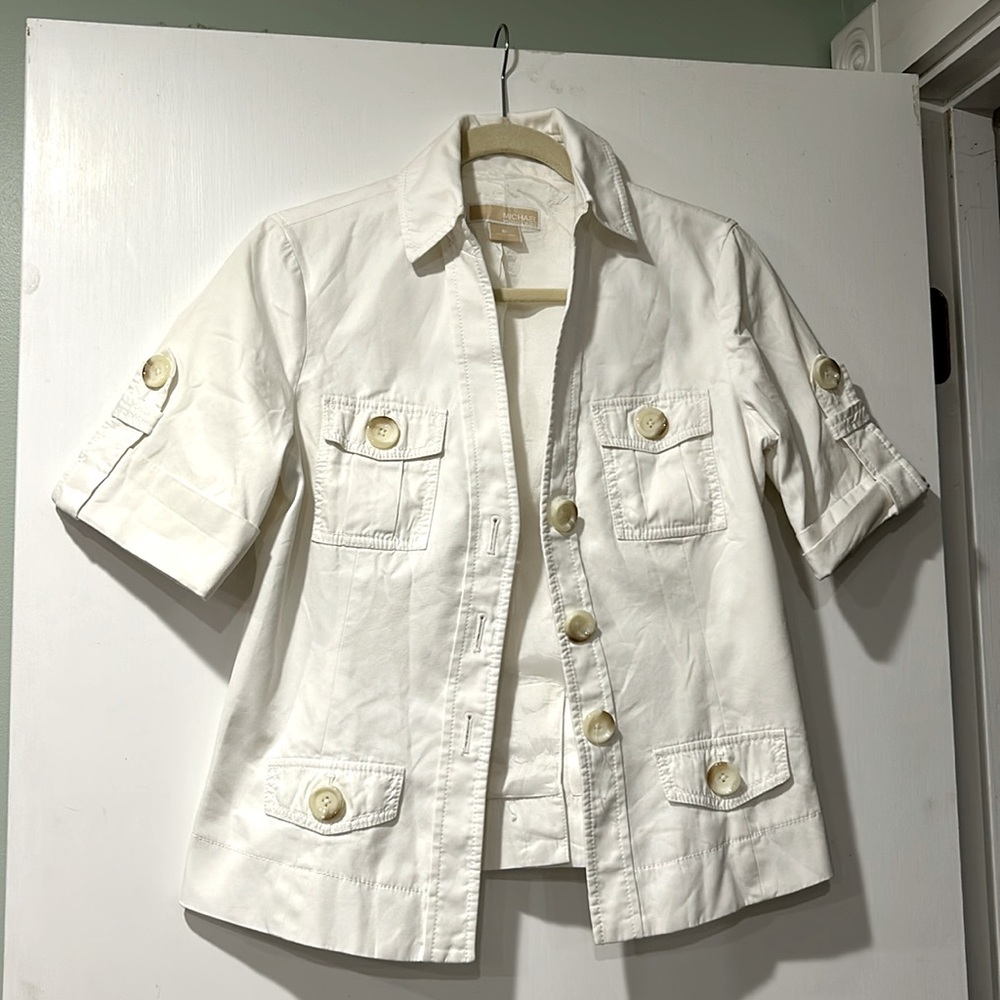 Michael Kors white short sleeve utility  blazer size 6 w/ front pockets